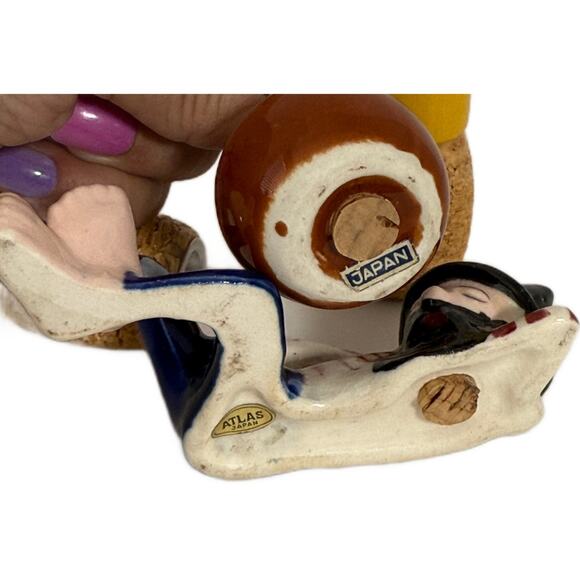 Vintage 2 Sets Salt & Pepper Shakers Corn Cob Pipes & Hillbilly Moonshine Jug - Picture 6 of 7